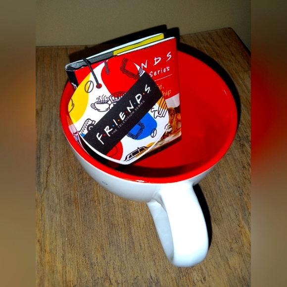 Cup and book FRIENDS gift NWT - Picture 2 of 10